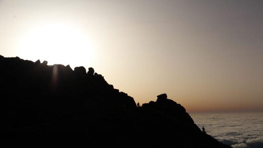 Madeira: Pico do Areeiro Sunrise Tour - Coffee at a rural café, then the road to Faial