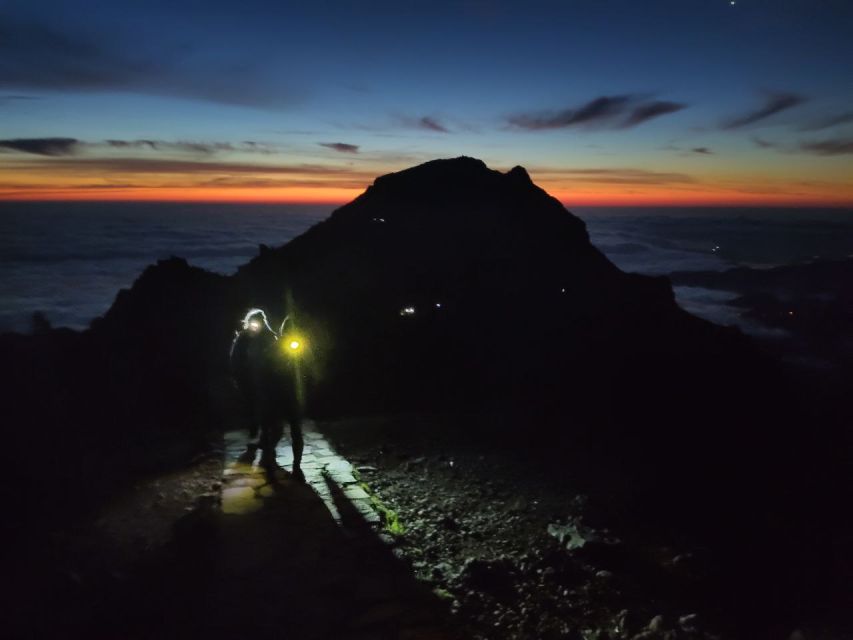 Madeira: Pico Ruivo Guided Sunrise Hike with Hotel Pickup - Tea, a snack, and a careful descent