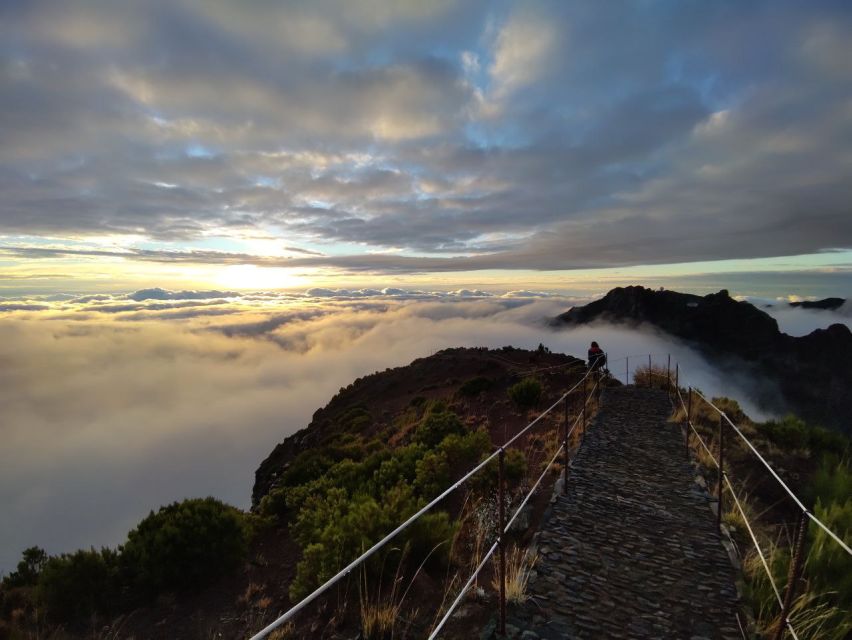 Madeira: Pico Ruivo Guided Sunrise Hike with Hotel Pickup - Hotel pickup and the small-group advantage