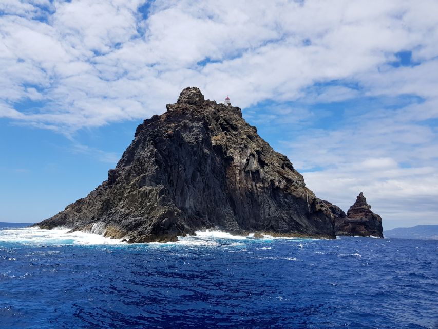 Madeira: Ponta de São Lourenço Lighthouse Boat Tour - Passing Ilhéu dos Desembarcadouros