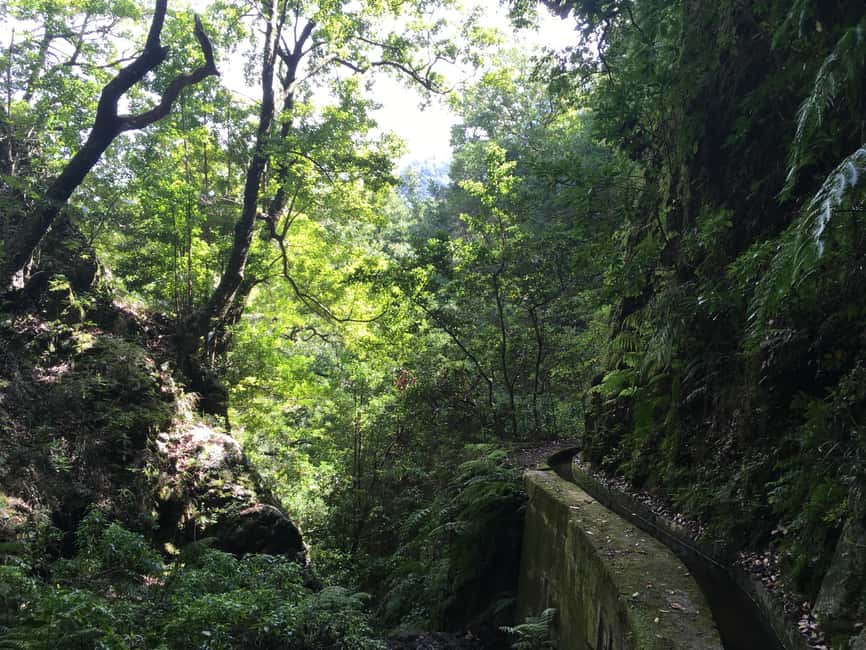 Madeira: PR 9 - Levada do Caldeirão Verde Hike Transfer - Four tunnels, low ceilings, and very little light