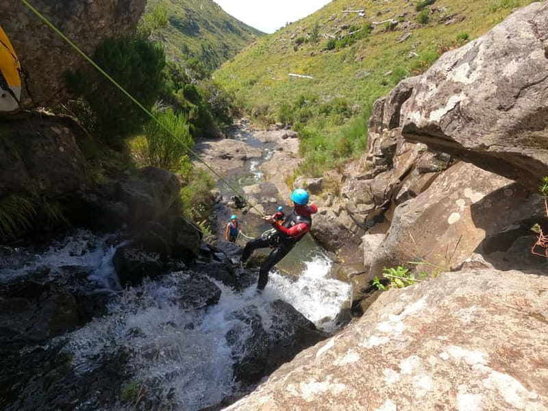 Madeira : Ribeira das Cales Canyoning (Level 1) - A small snack stop in the middle