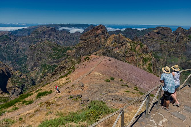 Madeira s highest Peaks - A high-mountain day beginning at Pico do Arieiro