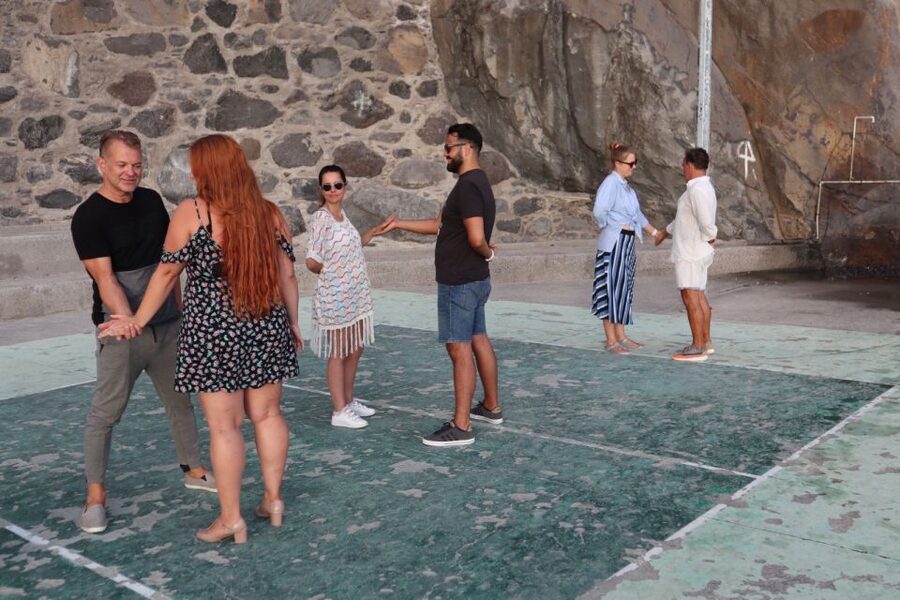 Madeira: Salsa and Bachata dance and discovery experience - Dancing salsa beside Madeira’s Atlantic views