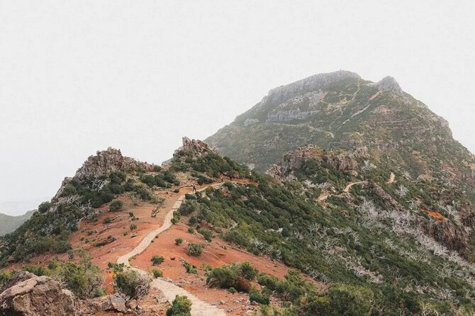 Madeira: Sunrise at Pico do Arieiro & Hike Larano trail - Guindaste brings the mountains back to sea level
