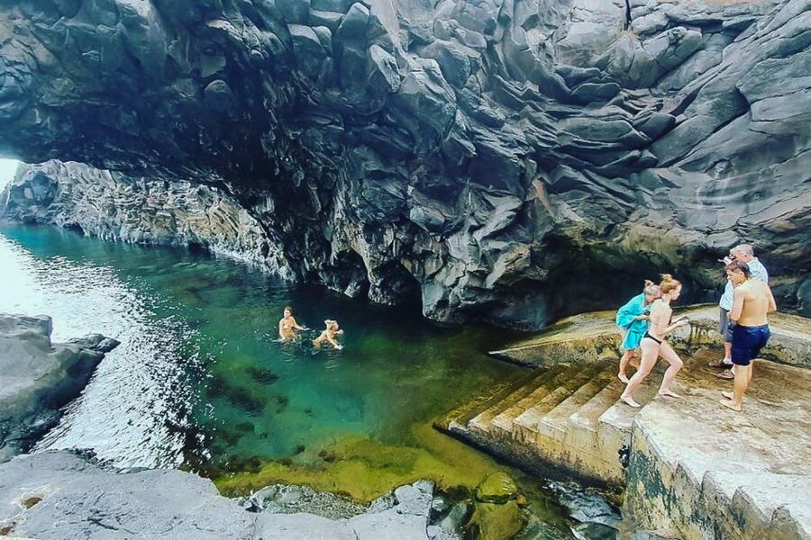 Madeira: West Side Jeep Tour with Natural Pools - Two hours at Porto Moniz volcanic pools