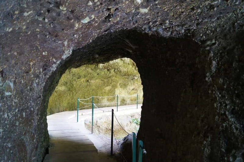 Madeira: Wet your hair in the amazing Levada Nova / Moinhos - Coffee, supplies, and the road to the trail