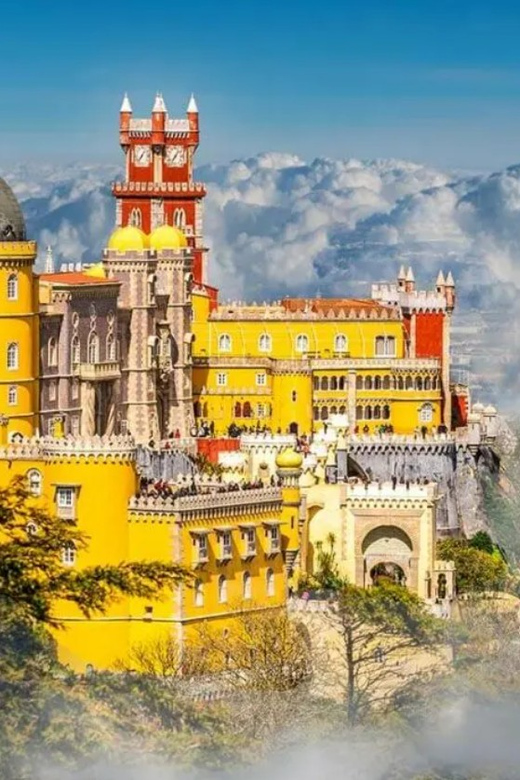 Magical Day Trip: Pena Palace, Sintra, CaboDa Roca & Cascais - A pause in Sintra Centre