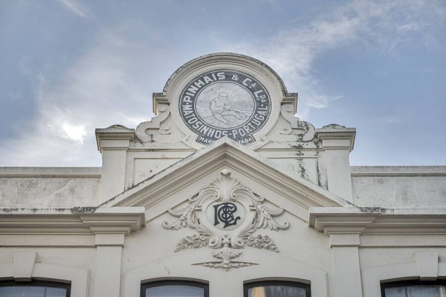 Matosinhos: Conservas Pinhais Factory Tour - Weekday visits versus weekends and holidays