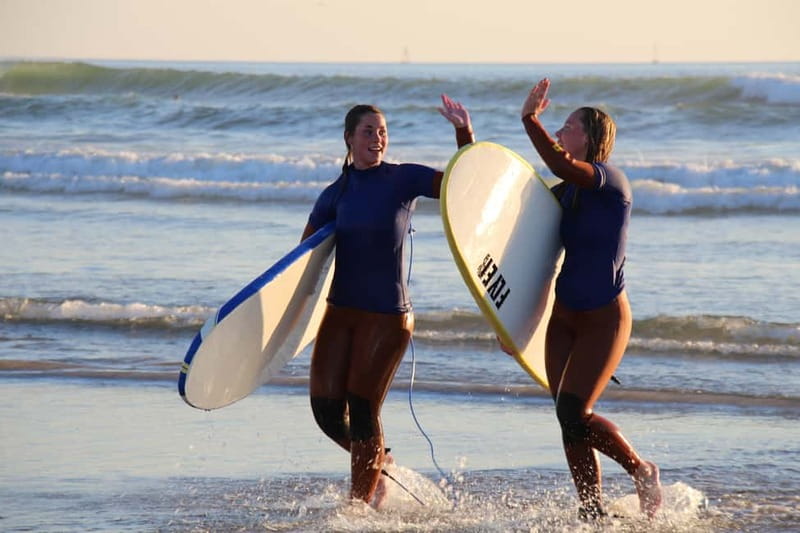Matosinhos: Surfing Lesson with Equipment - The water session: catching your first wave