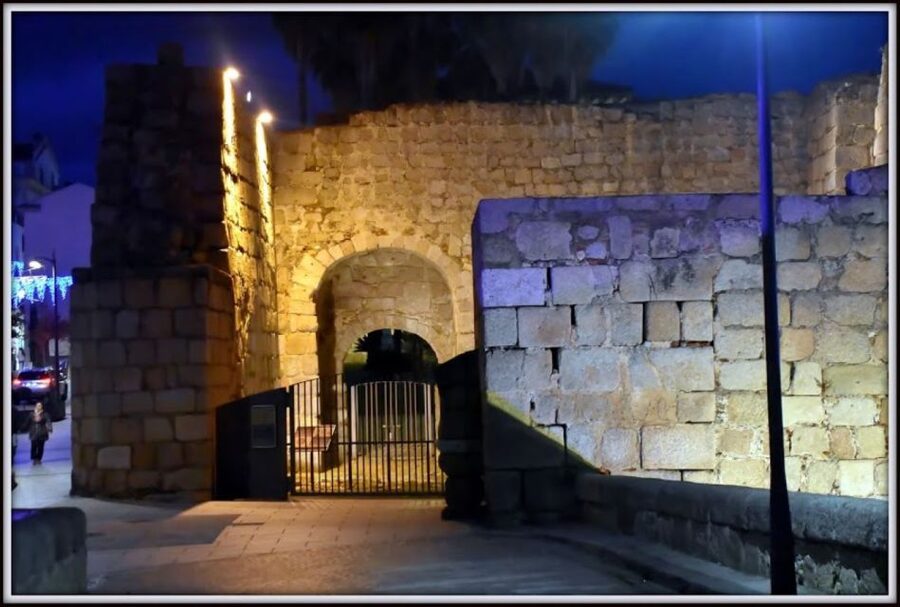 Merida: Legends and Mysteries Night Tour - Why Mérida works so well after dark