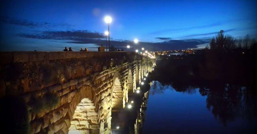 Merida: Legends and Mysteries Night Tour - Starting at Méridas del Mundo park