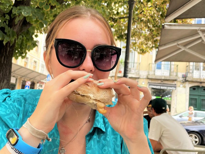 No Diet Club - Unique food tour in Lisbon with many Tastings - Portuguese pizza, garlic pizza, and the changing menu