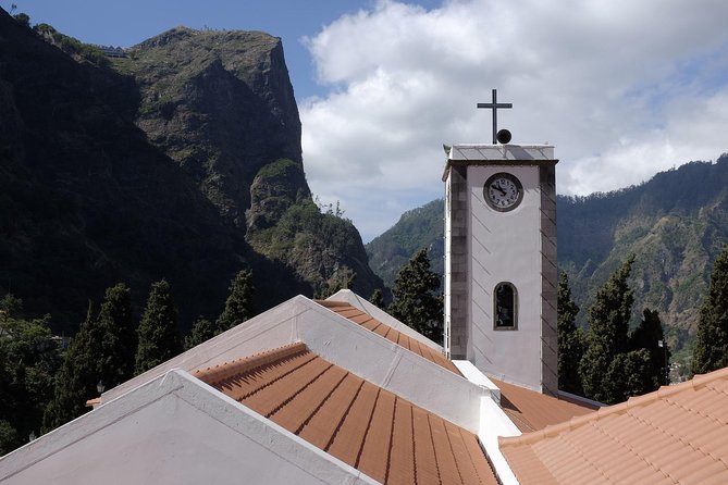 Nuns Valley Tour - Stop three: Pico dos Barcelos and the view back to Funchal