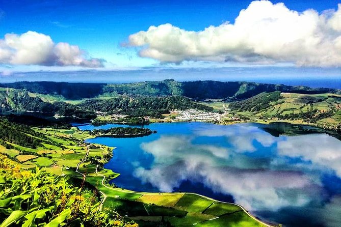 Off the Beaten Track Half Day Sete Cidades Jeep Tour - Lagoa Verde and Lagoa das Sete Cidades