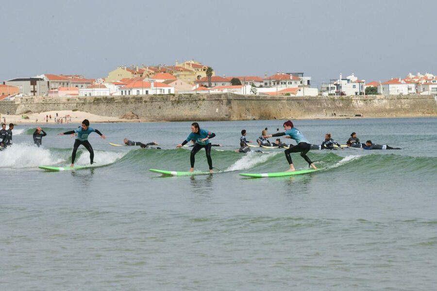 Peniche:Surf lessons Beginners ,Intermediate, advance level - Meeting Go4surf near Gamboa Beach