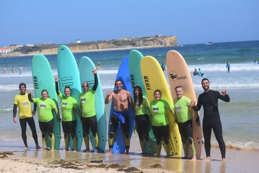 Peniche: Surfing Lessons for all surf levels - Beginner coaching: more than standing on the board