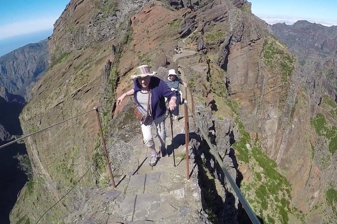 Pico Arieiro To Pico Ruivo / Highest Peak Challenge - What happens at Pico do Arieiro at 8:45 am