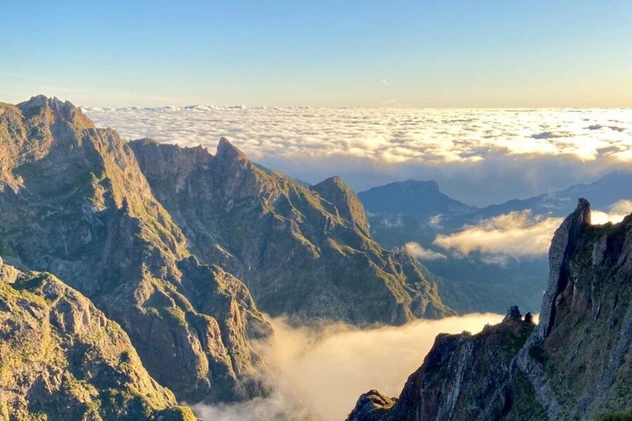 Pico Do Arieiro Pico Ruivo Sunrise or Morning Hike Transfers - The PR1 route: Madeira’s famous high trail