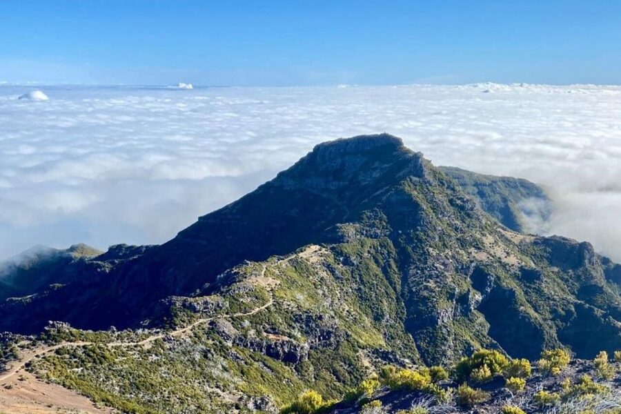 Pico Do Arieiro Pico Ruivo Sunrise or Morning Hike Transfers - The transfer, driver, and group experience