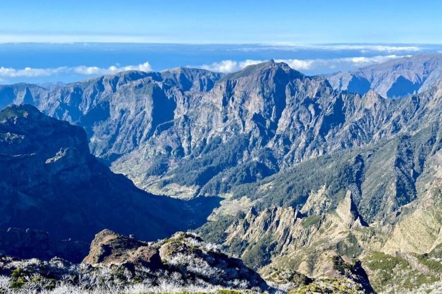 Pico Do Arieiro Pico Ruivo Sunrise or Morning Hike Transfers - Should you book Pico do Arieiro to Pico Ruivo?