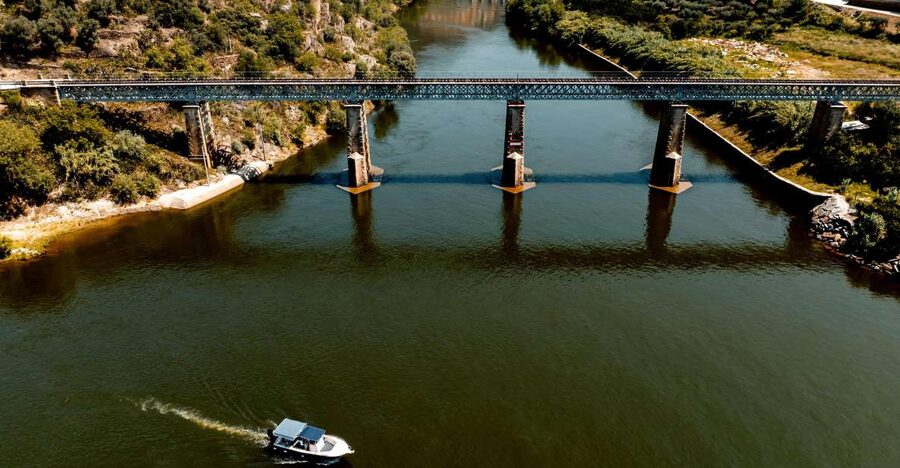 Pinhão: Douro River Boat Tour with Lunch - Key points to know
