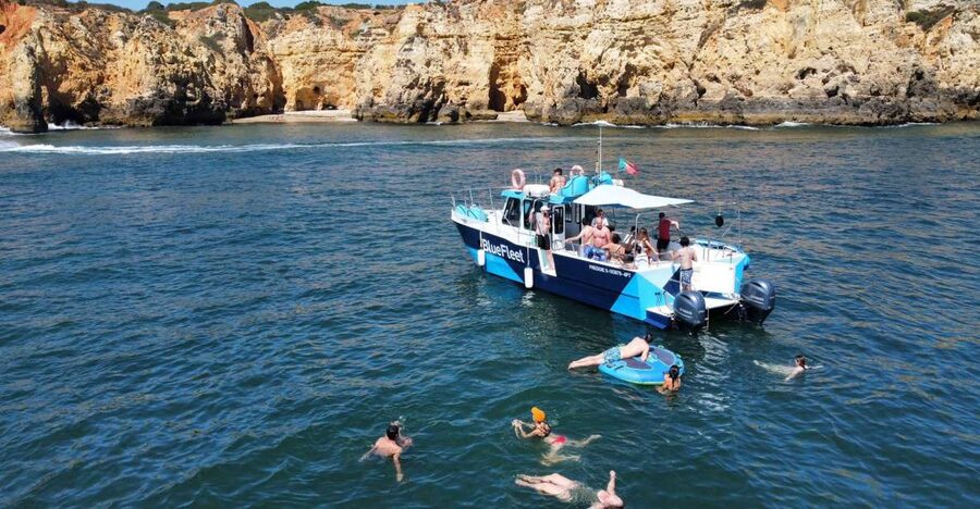 Ponta da Piedade: Half-Day Cruise with Lunch from Lagos - The sheltered bay and swim stop