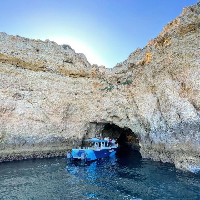 Ponta da Piedade: Half-Day Cruise with Lunch from Lagos - Crew, music, and the feel onboard