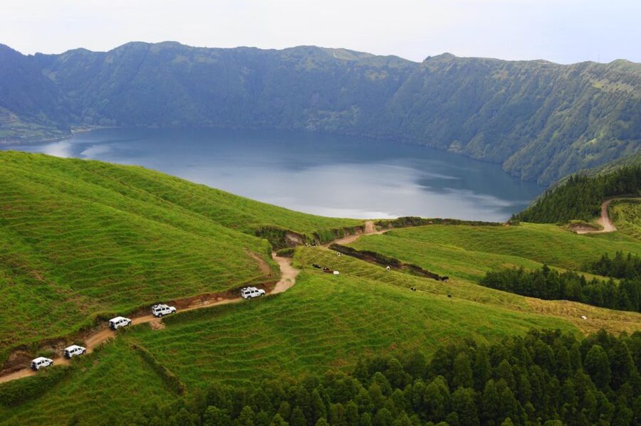 Ponta Delgada: Full-Day Sete Cidades 4X4 Tour with Lunch - Morning views around the western crater