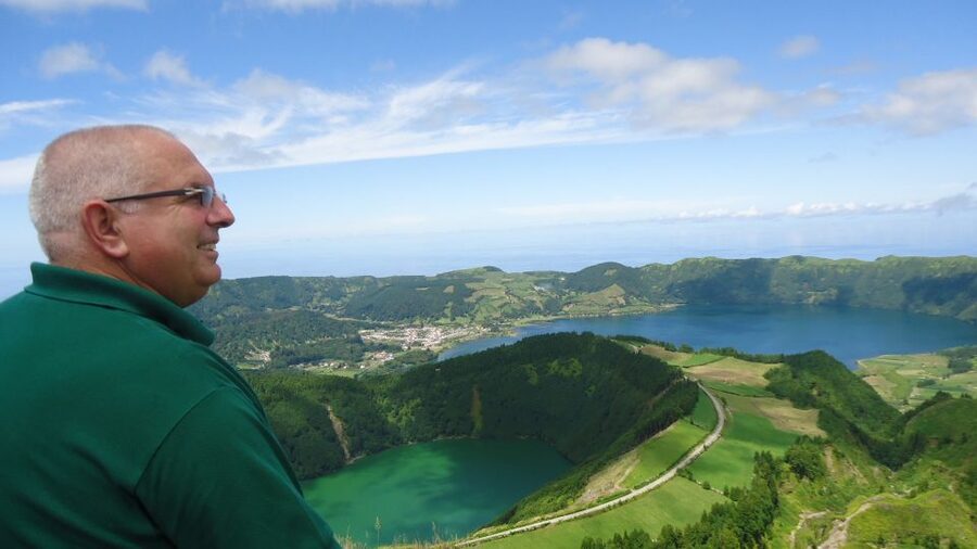 Ponta Delgada: Private Full or Half-Day 4x4 São Miguel Tour - Who should book this São Miguel tour?