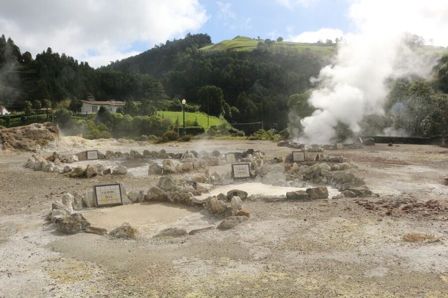 Ponta Delgada: Private Full or Half-Day 4x4 São Miguel Tour - The guides are a major part of the experience