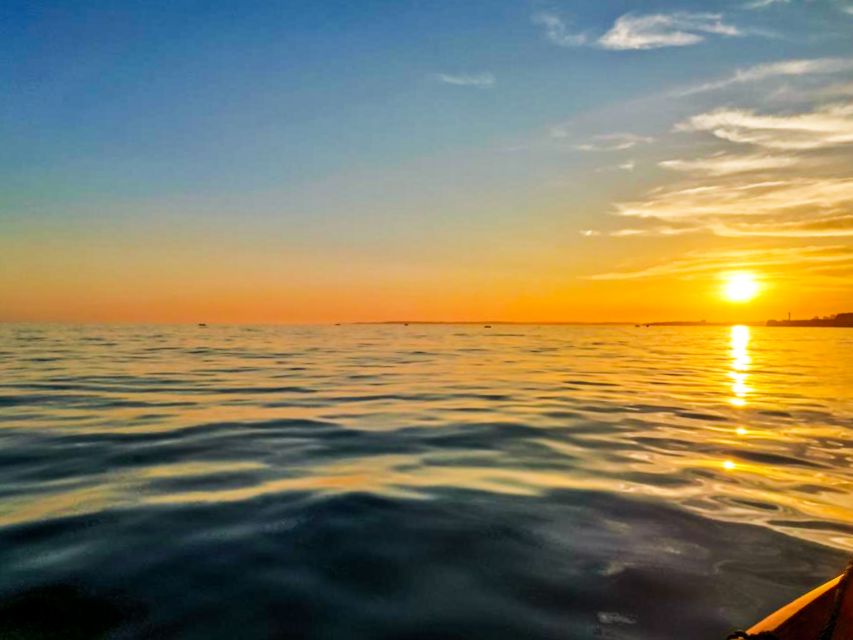 Portimão: Sunset Cruise to Benagil Cave - The sunset return to Portimão