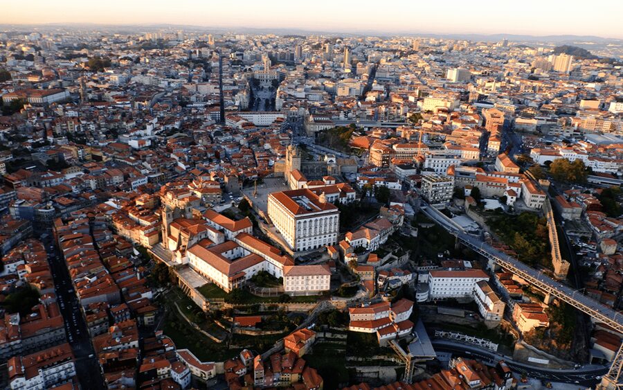 Porto: 5D Flight over de City for all family. - A good pick for families, with clear limits