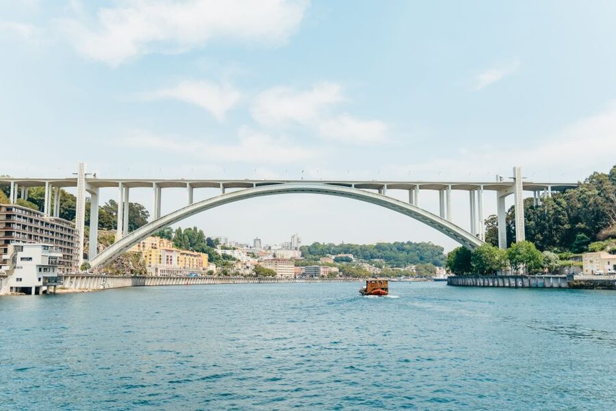 Porto: 6 Bridges Douro River Cruise - The former barrel boat adds a little character