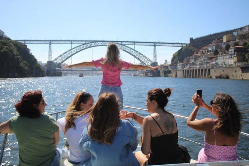 Porto: 6 Bridges Yacht Cruise with Local Wine & Snacks - Green Wine, Port, and a Proper Snack Board
