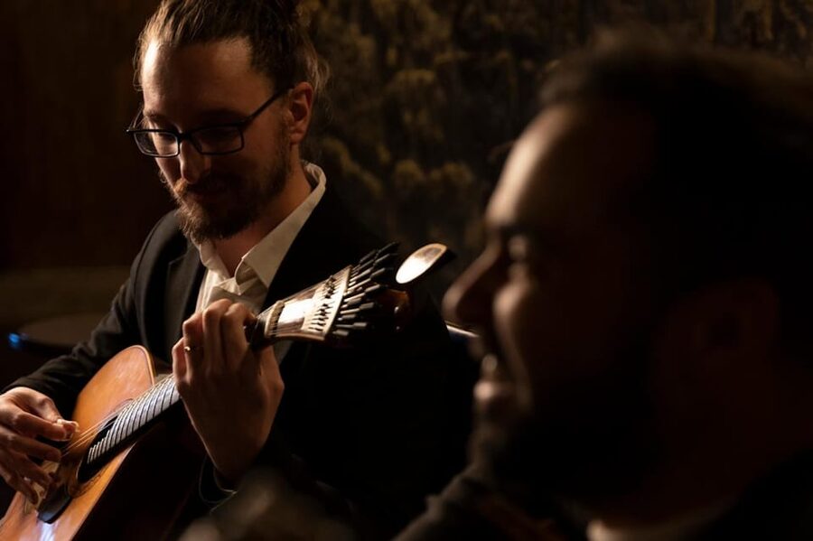 Porto: An Intimate Fado Show in a Historical Tavern - Why the small room makes a difference
