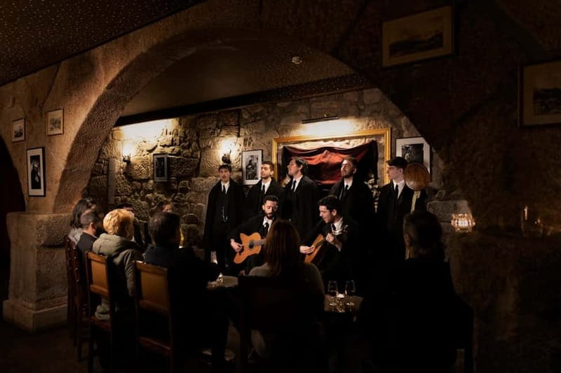 Porto: An Intimate Fado Show in a Historical Tavern - The first set: Coimbra Fado and student tradition