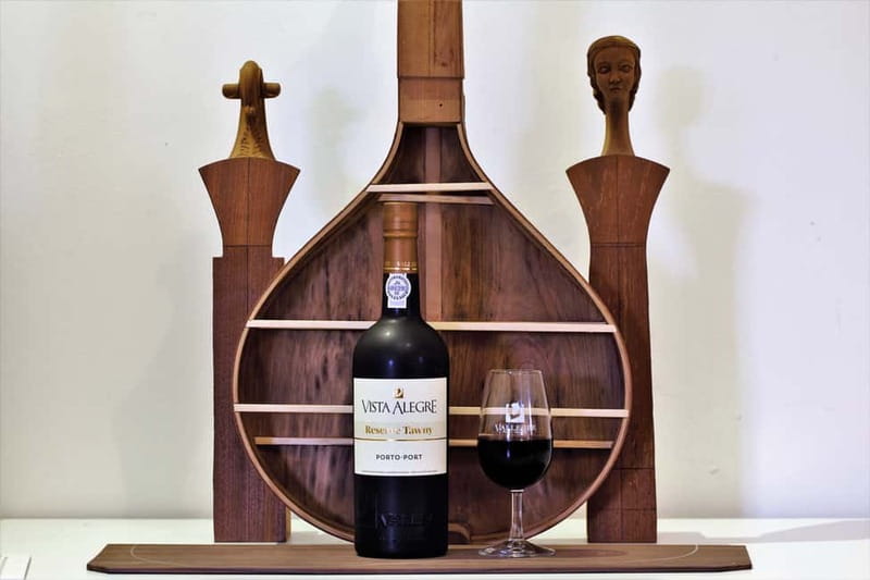 Porto: Authentic Fado Show, Port Wine & Handmade Instruments - The sound and mood inside Casa da Guitarra