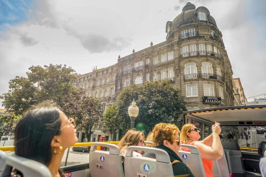 Porto: City Sightseeing Hop-On Hop-Off Bus Tour - Commentary, timing, and practical weak spots