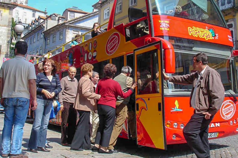 Porto: City Sightseeing Hop-On Hop-Off Bus Tour - The Red Line from Batalha to the Atlantic