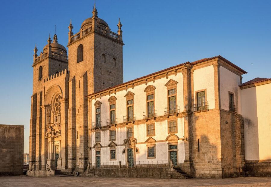 Porto: City Tour, 6 Bridges Cruise and Wine Tasting - Porto Cathedral and the high ground of the old city