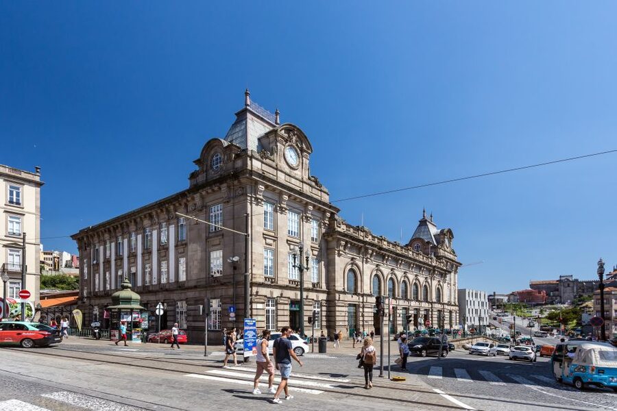 Porto: City Train Tour, River Cruise & Wine Cellar - Fitting three activities into one day