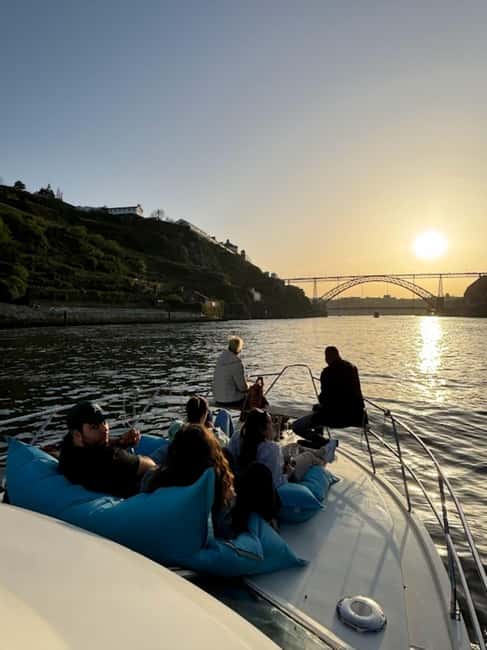Porto: City Views or Sunset Tour with Drinks - A different way to understand Porto and Gaia