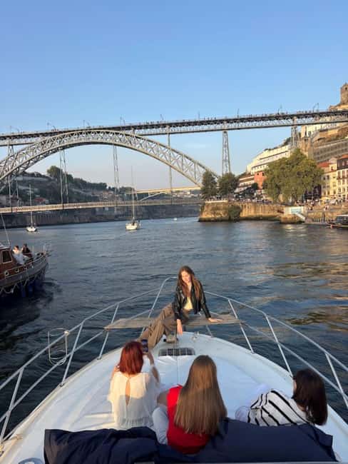 Porto: City Views or Sunset Tour with Drinks - What the $46 price gets you