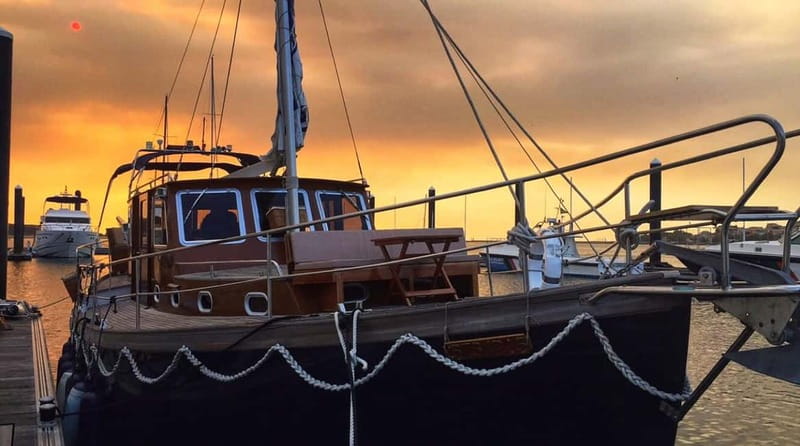 Porto: Classic Sailboat Cruise Along the Douro River - Under the Arrábida Bridge and toward Porto