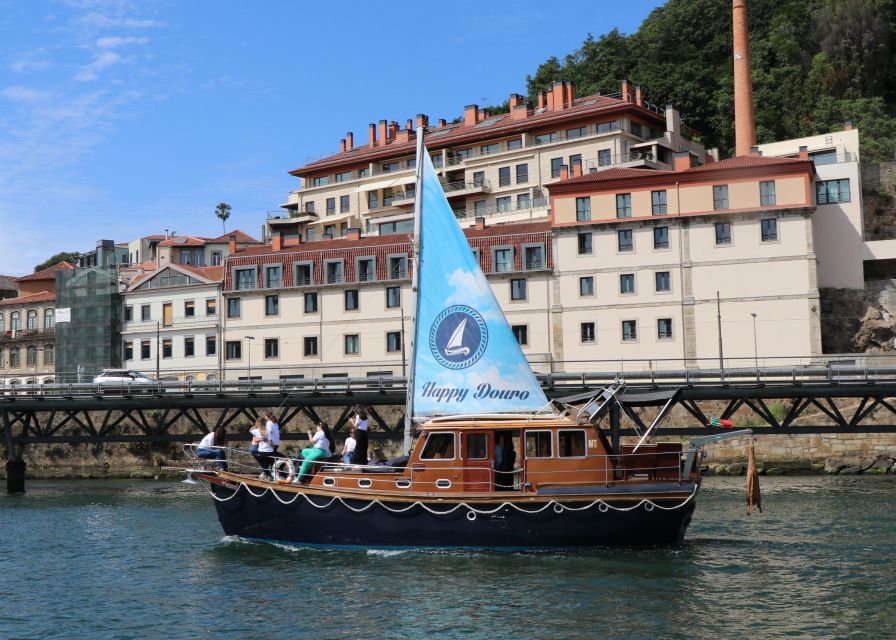 Porto: Classic Sailboat Cruise Along the Douro River - Foz do Douro and the return to the marina