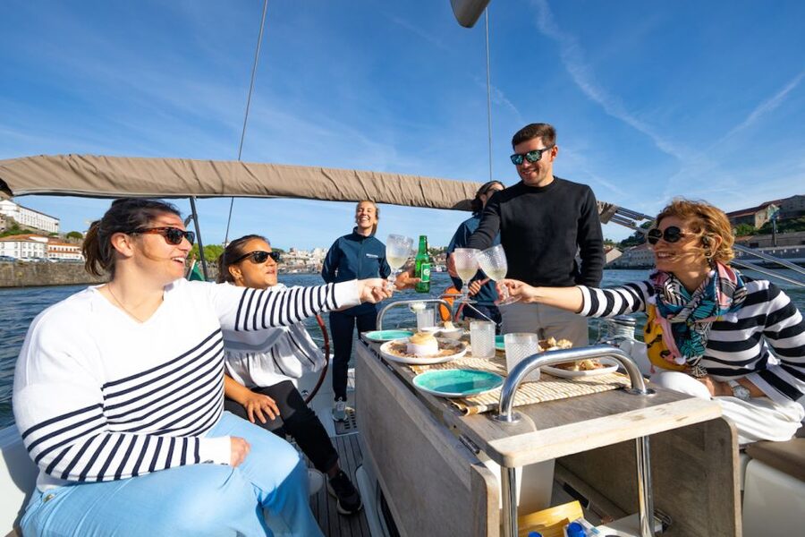 Porto: Daytime or Sunset Douro River Sightseeing Cruise - Clérigos, Virtudes, and the city above the water