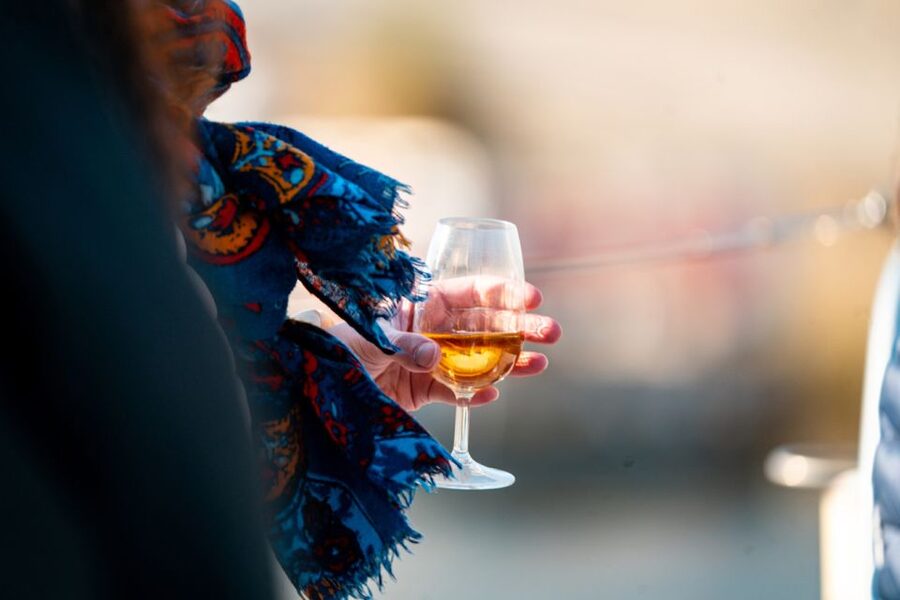 Porto: Daytime or Sunset Douro River Sightseeing Cruise - What the crew adds to the ride