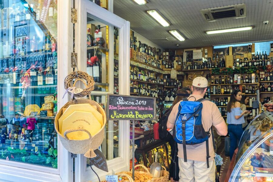 Porto: Delicious Food and Wine Walking Tour - Key points at a glance