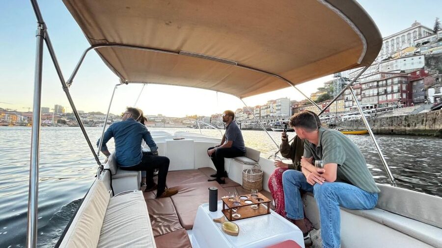 Porto: Douro River Boat Cruise with Port Wine Tasting - The guides make or break the mood